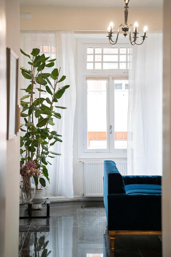Spacious & Artistic Retro 2Bd Apt With Sauna Athena Bagian luar foto