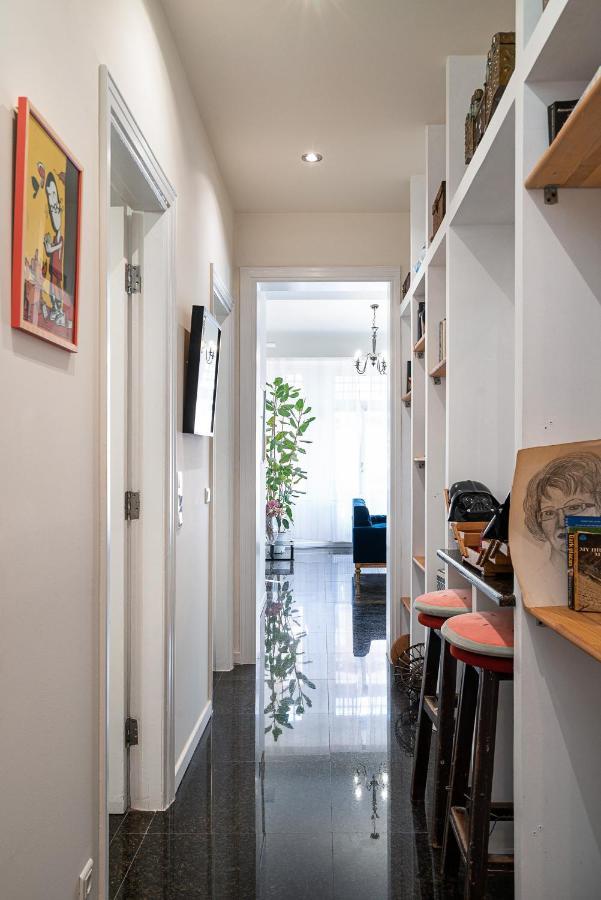 Spacious & Artistic Retro 2Bd Apt With Sauna Athena Bagian luar foto