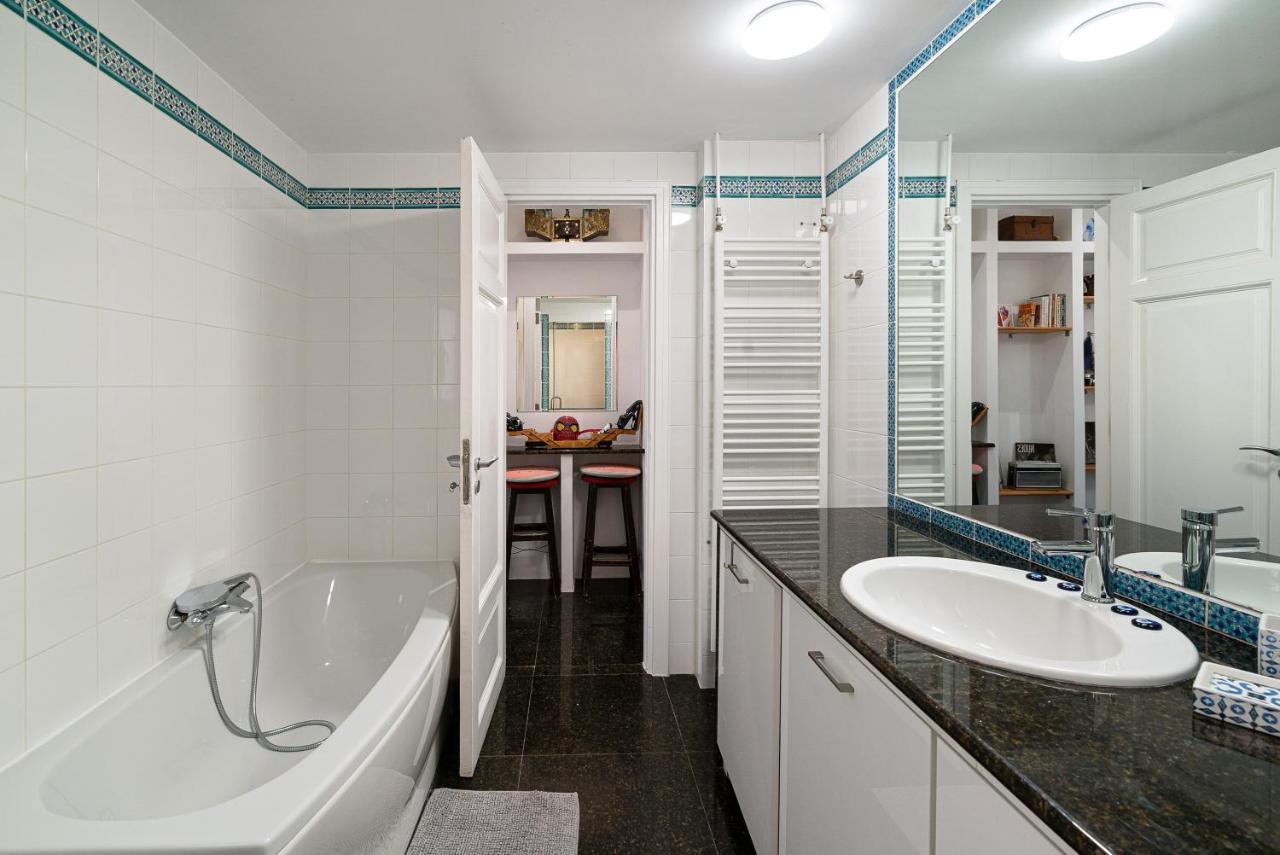 Spacious & Artistic Retro 2Bd Apt With Sauna Athena Bagian luar foto