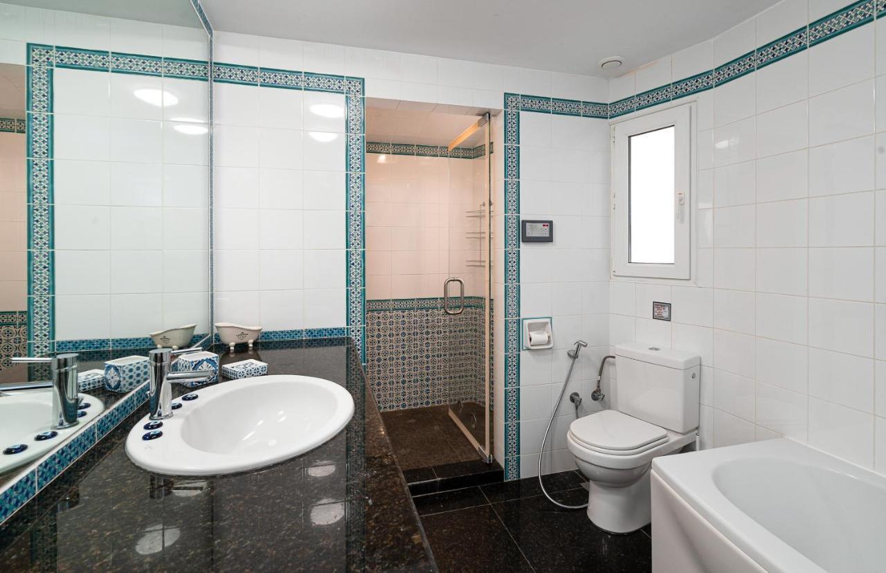 Spacious & Artistic Retro 2Bd Apt With Sauna Athena Bagian luar foto